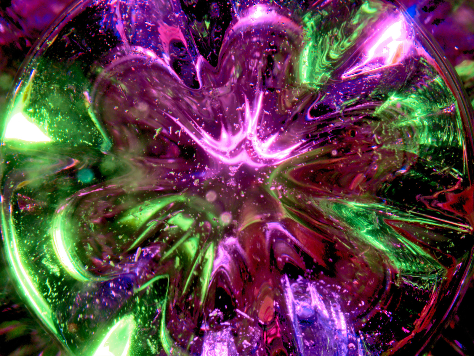How to Identify an Energy Leak in Your Aura (And How to Protect Your Energy)
