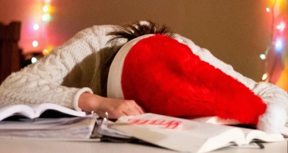 Decoding the Tween Grinch: Keeping Your Holiday Spirit (and Sanity) Intact