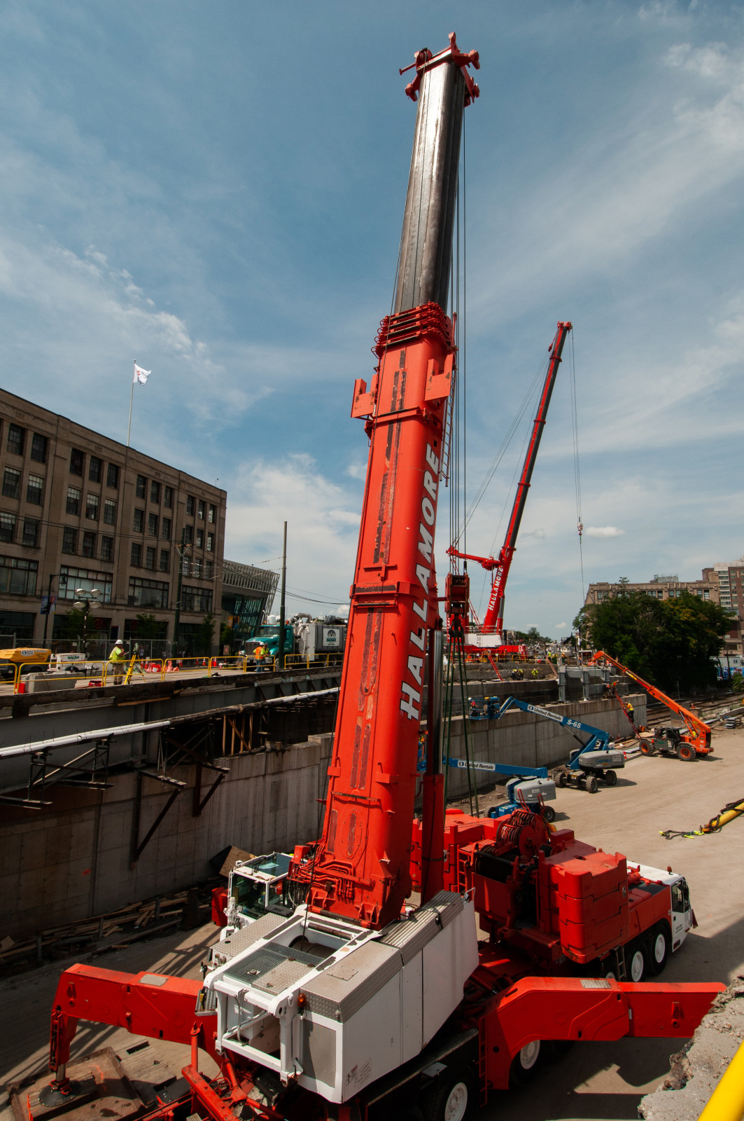 Big Cranes in Boston