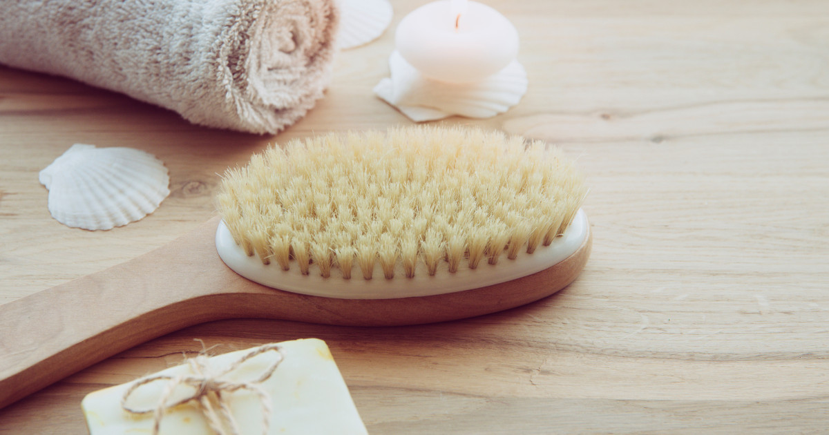 What Dry Brushing Is And Why Skin Experts Recommend It